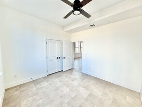 2102 Mechanic St, Unit 202 in Galveston, TX - Building Photo - Building Photo