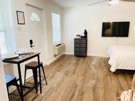 626 Jack Stephens Dr in Little Rock, AR - Building Photo