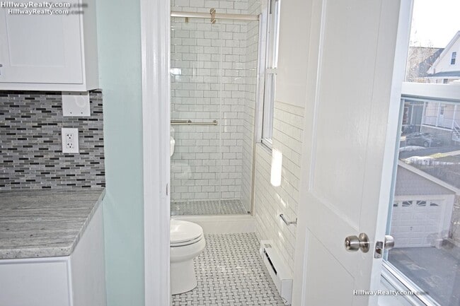 38 Crescent Ave, Unit 1 in Buffalo, NY - Building Photo - Building Photo
