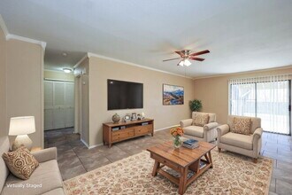 7531 Lago Frio in San Antonio, TX - Foto de edificio - Building Photo