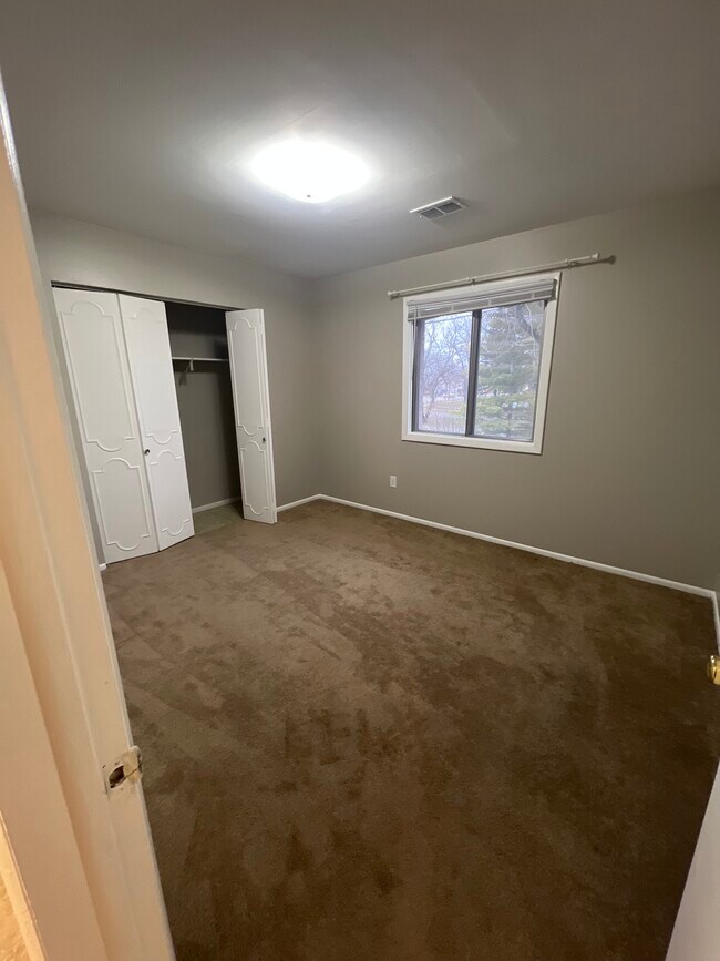 2740 40th St Apartments and Nearby Highland Apartments For Rent