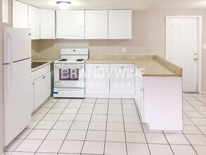 10112 N Lantana Ave in Tampa, FL - Building Photo - Building Photo