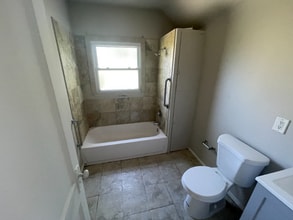 14005 Scioto Ave in East Cleveland, OH - Foto de edificio - Building Photo