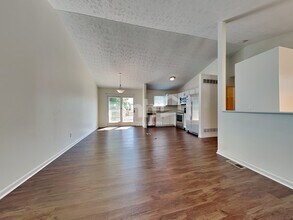 1791 Apple Cider Dr in Hebron, KY - Foto de edificio - Building Photo