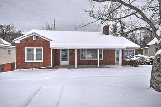 602 E Fairview Ave in Johnson City, TN - Building Photo - Building Photo