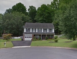 6085 Ponhill Dr in Woodbridge, VA - Building Photo