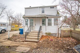 483 Bank St in Painesville, OH - Building Photo - Building Photo