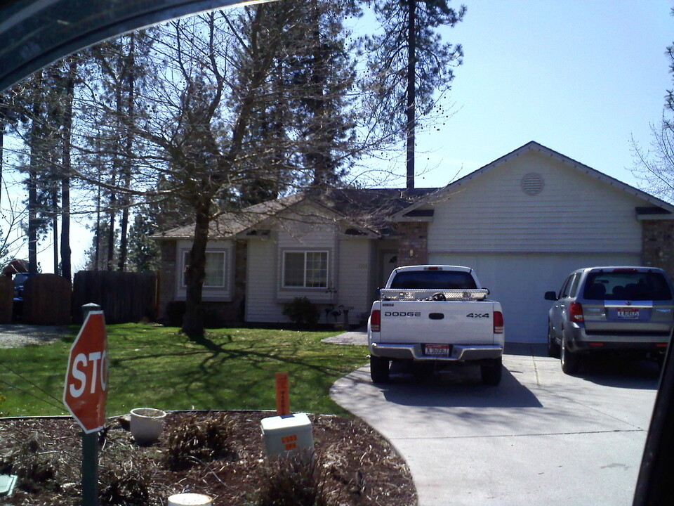 8359 N Audubon Dr in Hayden, ID - Building Photo