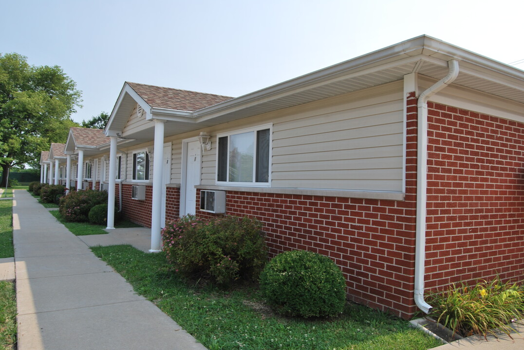 Cornerstone Place in Carbondale, IL - Foto de edificio