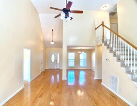 800 Karmaflux Way in Clarksville, TN - Building Photo - Building Photo