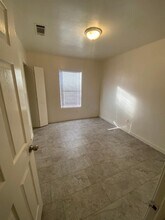 906 31st St in Bakersfield, CA - Building Photo - Building Photo