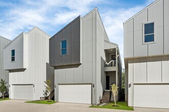 5610 Savyon Dr in Houston, TX - Building Photo - Building Photo