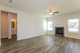 739 Sara Mdw Rd in Loganville, GA - Building Photo - Building Photo
