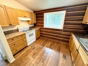 2361 Badger Rd in North Pole, AK - Building Photo - Building Photo
