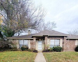 8005 Meadowlark Ln in Rowlett, TX - Building Photo