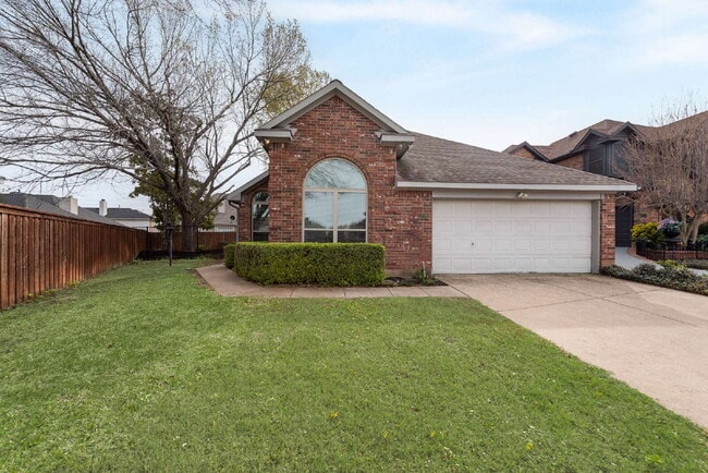 1220 Royal Crescent Dr in Bedford, TX - Building Photo - Building Photo