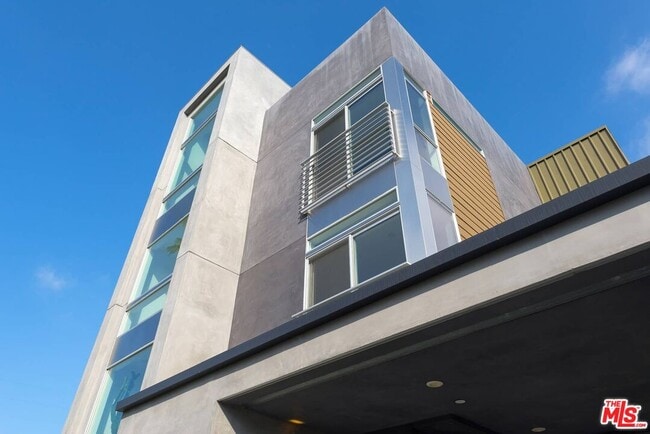 property at 1040 N Spaulding Ave