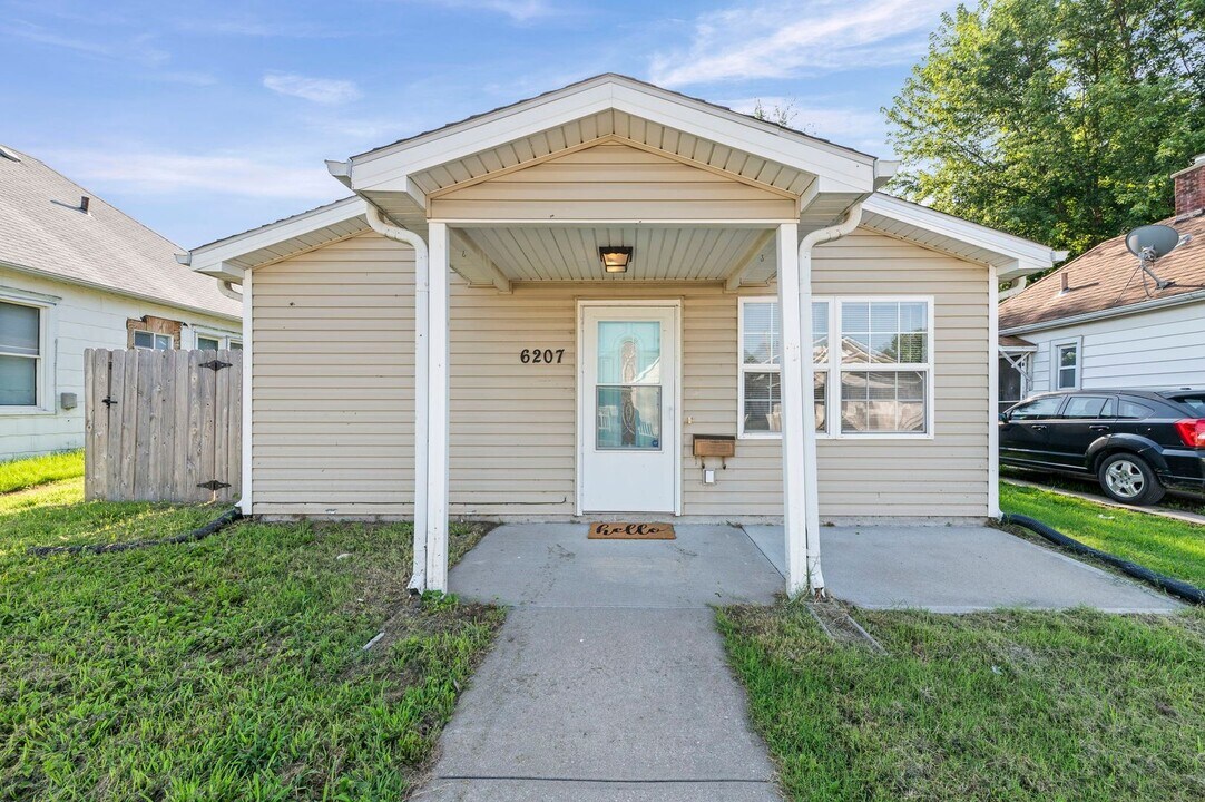 6207 Sherman St in St. Joseph, MO - Building Photo