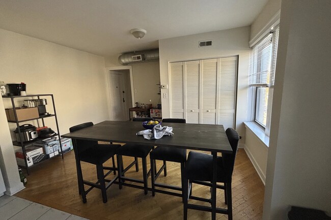 3321 N Lakewood Ave in Chicago, IL - Building Photo - Building Photo