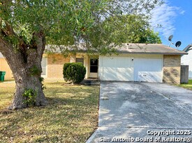 117 Meadow Way in Converse, TX - Building Photo