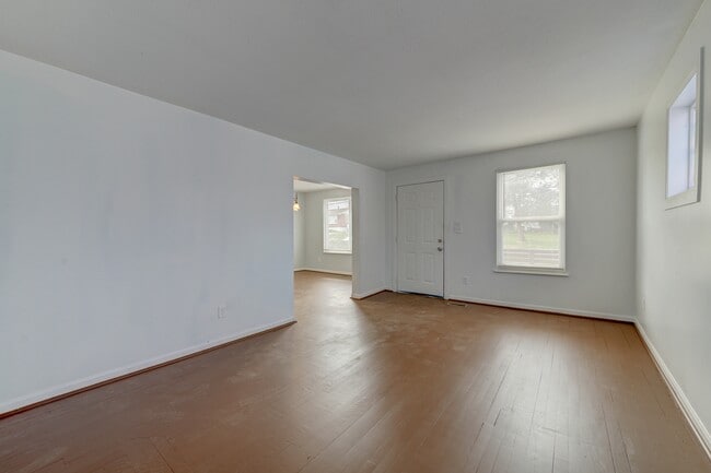 6136 Jackson Ave in Berkeley, MO - Building Photo - Building Photo