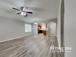 7402 Deloache Ave in Humble, TX - Building Photo - Building Photo