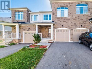 177 Law Dr in Guelph, ON - Building Photo - Building Photo