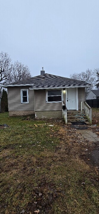 419 Clayton St in Rochester, IN - Building Photo