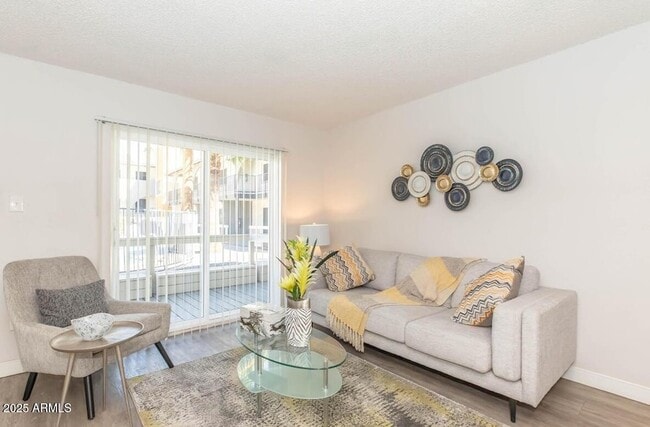 2936 E Indian School Rd, Unit 1 in Phoenix, AZ - Foto de edificio - Building Photo