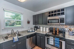 Avian Place Apartments in North Charleston, SC - Building Photo