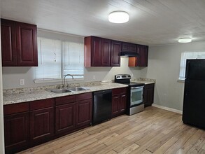 21244 Esterbrook Rd in Ponchatoula, LA - Building Photo - Building Photo