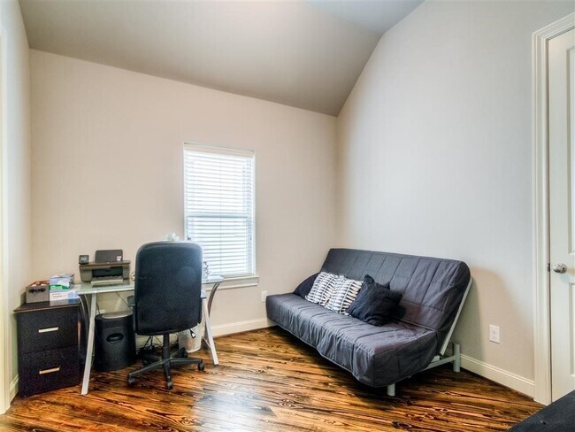 8740 Kempwood Dr in Houston, TX - Building Photo - Building Photo