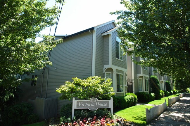 Victoria House in Portland, OR - Foto de edificio - Building Photo