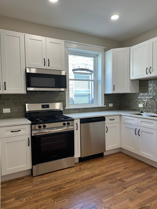 4314 N Wolcott Ave, Unit Second floor in Chicago, IL - Building Photo - Building Photo