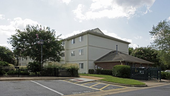 Governor's Pointe Apartments in Chesapeake, VA - Foto de edificio - Building Photo