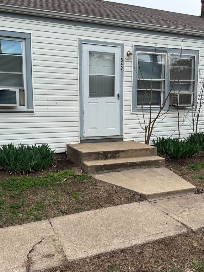 849 S Beverly St in Wichita, KS - Foto de edificio - Building Photo