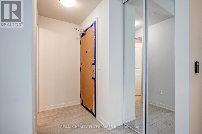 38-3738 Annie Craig Dr in Toronto, ON - Building Photo - Building Photo