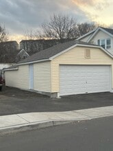 159 S Main St, Unit 1 in Norwalk, CT - Foto de edificio - Building Photo