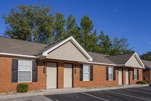 Home Place Apartments in Chattanooga, TN - Building Photo