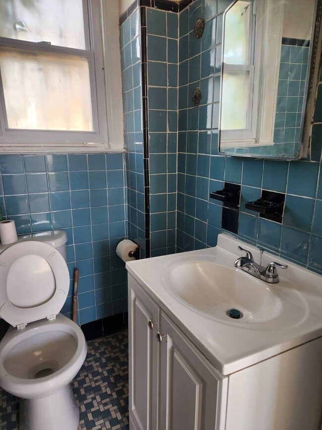 117-12 Smith St in Queens, NY - Building Photo - Building Photo