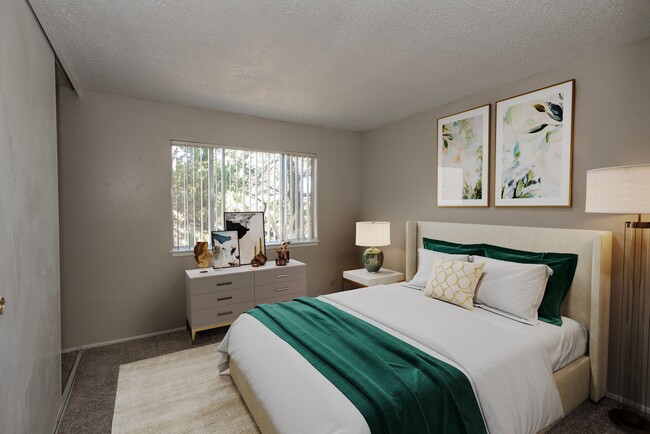 Arden Palms Apartments in Sacramento, CA - Building Photo - Building Photo