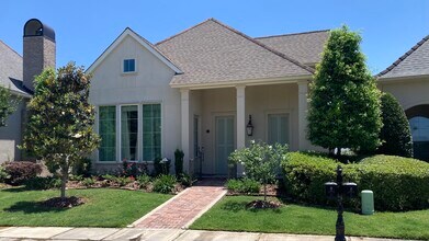 717 S Corniche Du Lac in Covington, LA - Building Photo - Building Photo