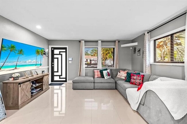 5404 NW 25th Ave in Fort Lauderdale, FL - Building Photo - Building Photo