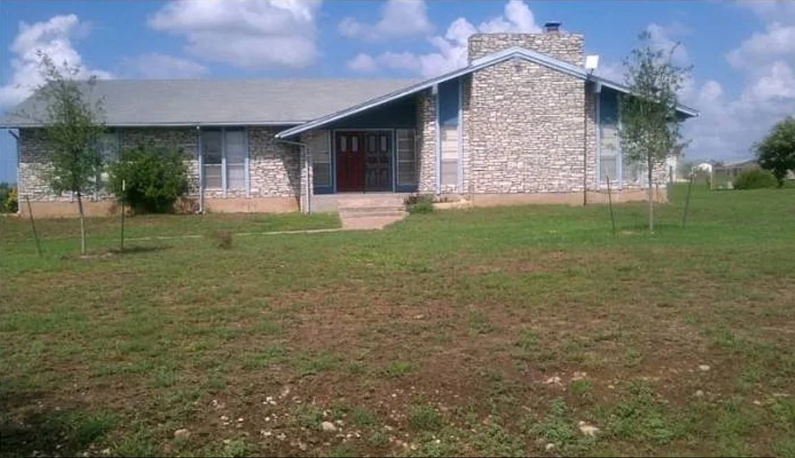 81 Family Cir in Hutto, TX - Building Photo