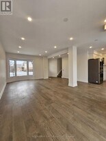 2084 Hunt Crescent in Burlington, ON - Building Photo