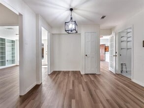 2714 Carriage Ln in Carrollton, TX - Building Photo - Building Photo