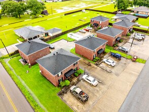 2314-2316 Saint Bernard St, Thibodaux, Ln in Thibodaux, LA - Foto de edificio - Building Photo