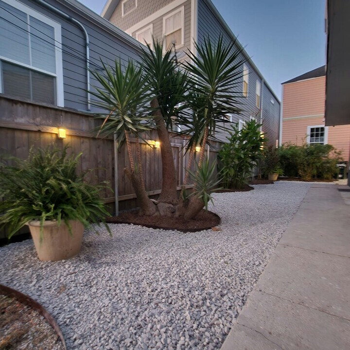 7449 Pitt St in New Orleans, LA - Building Photo