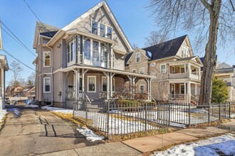 198 Oxford St in Hartford, CT - Building Photo - Building Photo