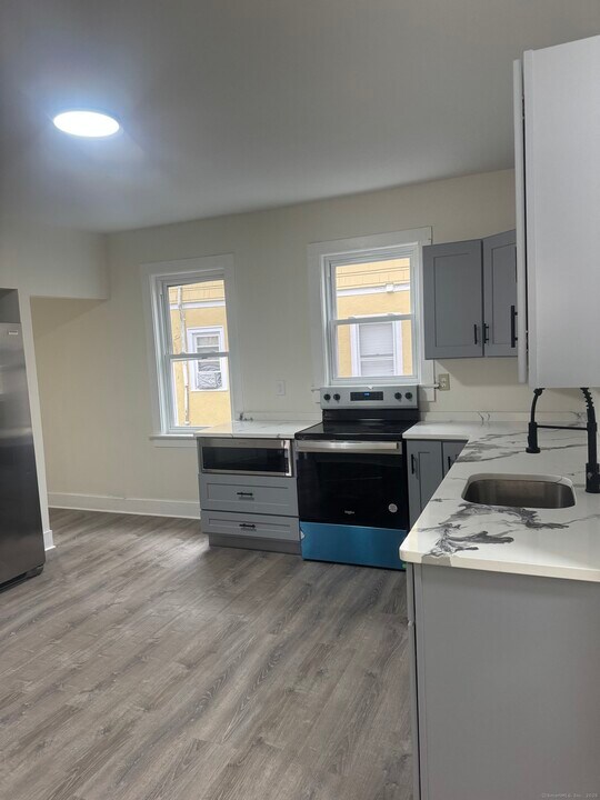 45-47 Norfolk St-Unit -1 in Hartford, CT - Building Photo